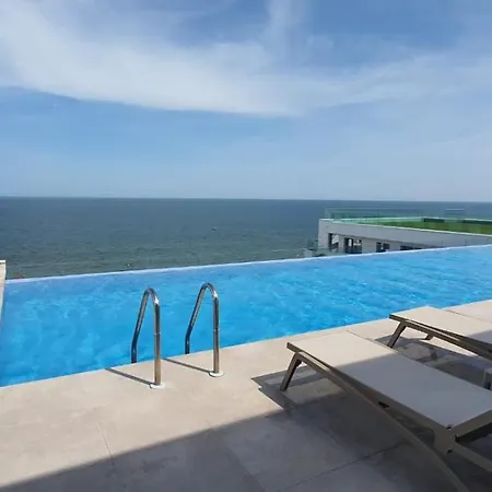 Apartment Infinity - Pool & 3*