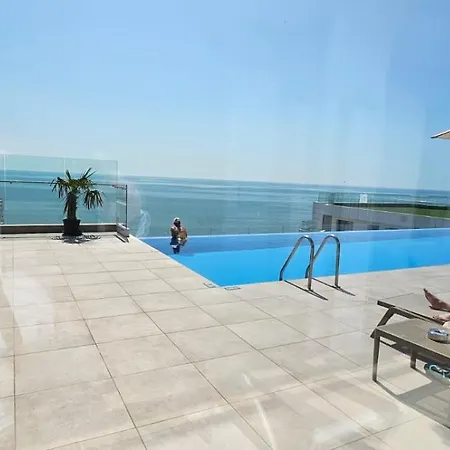 Infinity - Pool & 3*