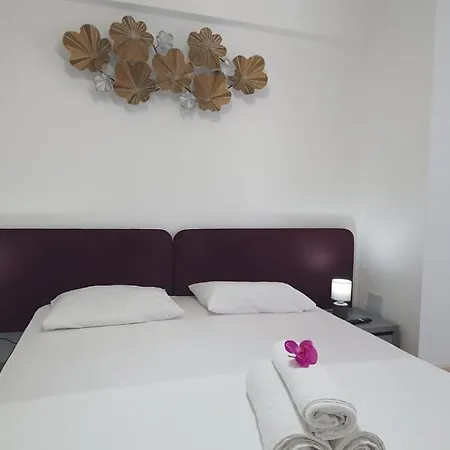 Infinity - Pool & Apartment 3*