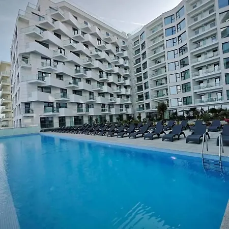 Infinity - Pool & Apartment 3*