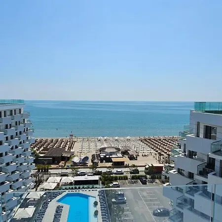 Apartment Infinity - Pool & 3*