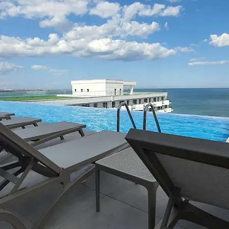 Infinity - Pool & Apartment Navodari