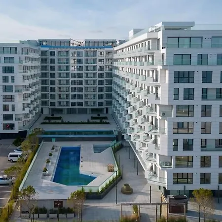 Infinity - Pool & Navodari