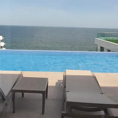 Infinity - Pool &